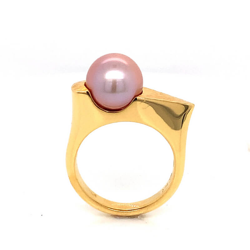 Modern 14KT Yellow Gold Pink Pearl Ring