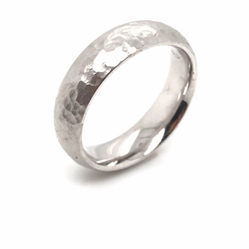 18KT White Gold Hammered 6mm Band