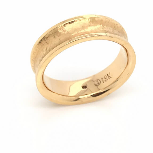 18KT Yellow Gold Hammered Inset Band