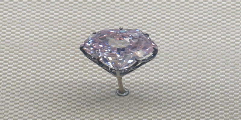 Hortensia Diamond displayed in the Louvre