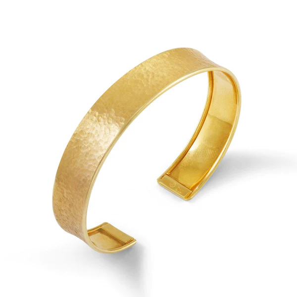 Womens Gold cuff Jewelry trends for 2023
