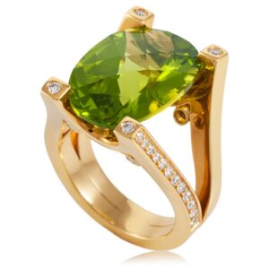 18K Yellow Gold Peridot and Diamond Ring
